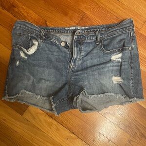 Old Navy Distressed Boyfriend Denim Cutoff Shorts